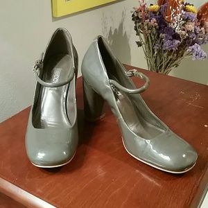 Shiny Grey Ecco Chunky Heels